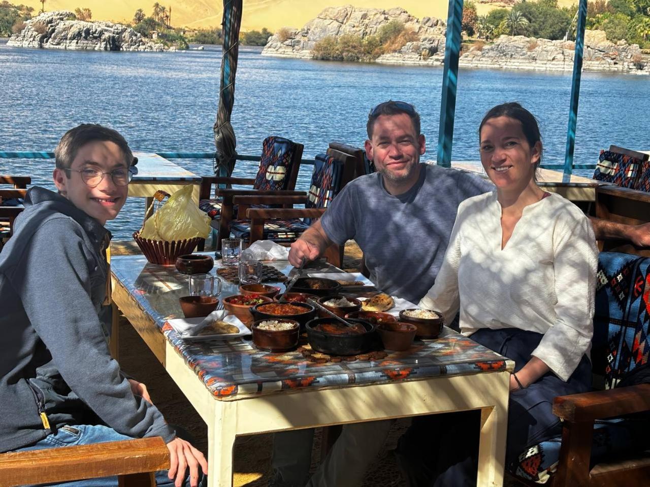 אסואן Nile View Guest House מראה חיצוני תמונה